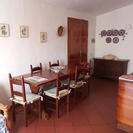 בית נופש Cala D'ambra *